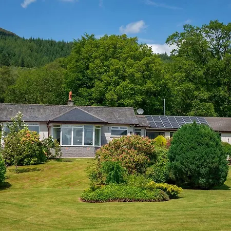Shore House Tarbet Exterior photo