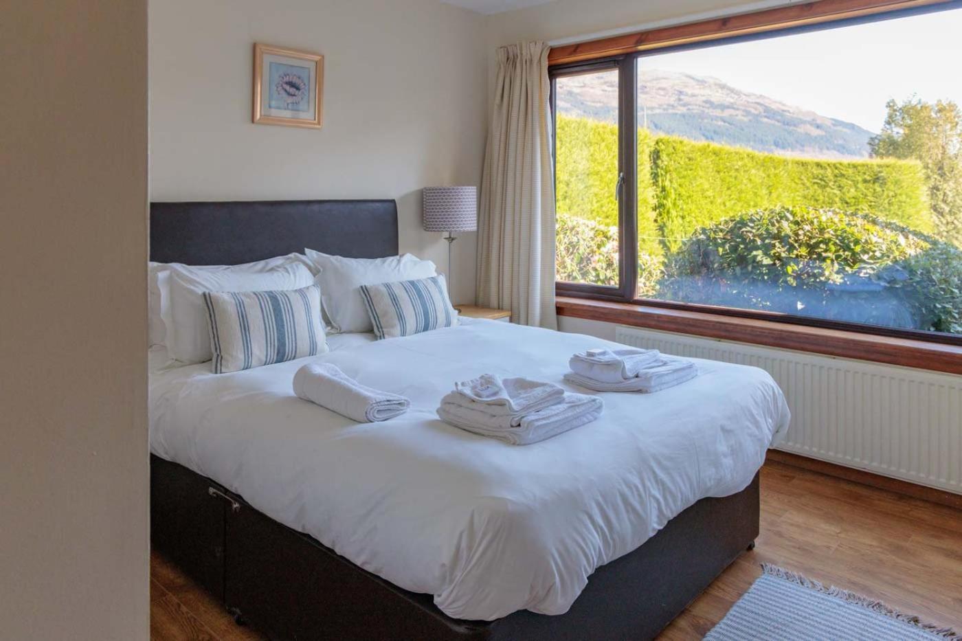 Shore House Holiday home Tarbet