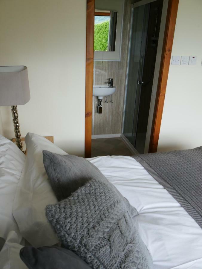 Shore House Tarbet